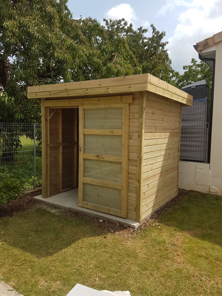 Abri de jardin en bois sur mesure de type chalet ou avec toit plat